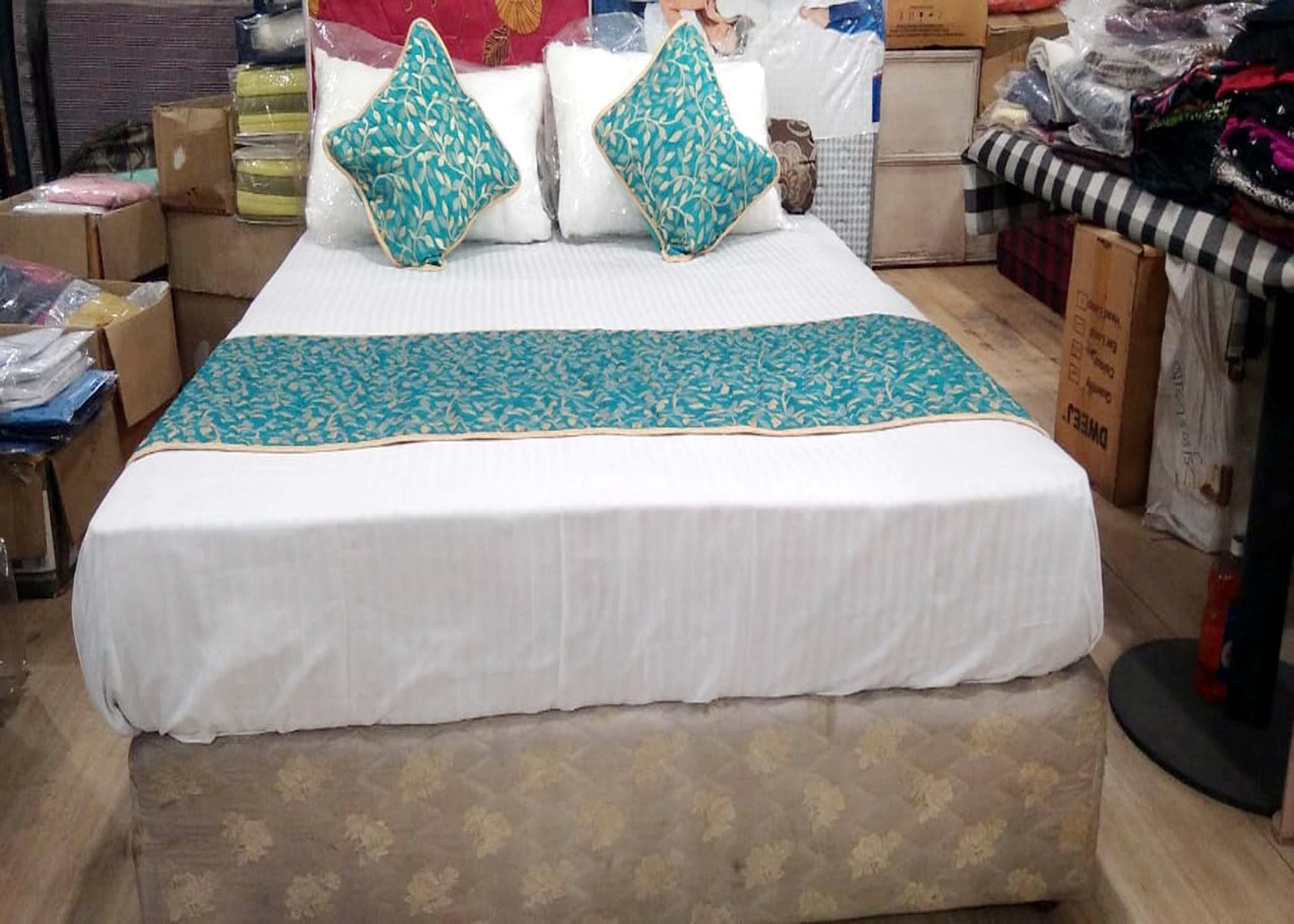 Bed Runner Double Bed Size Quilted Reversible with Matching Cushion Covers