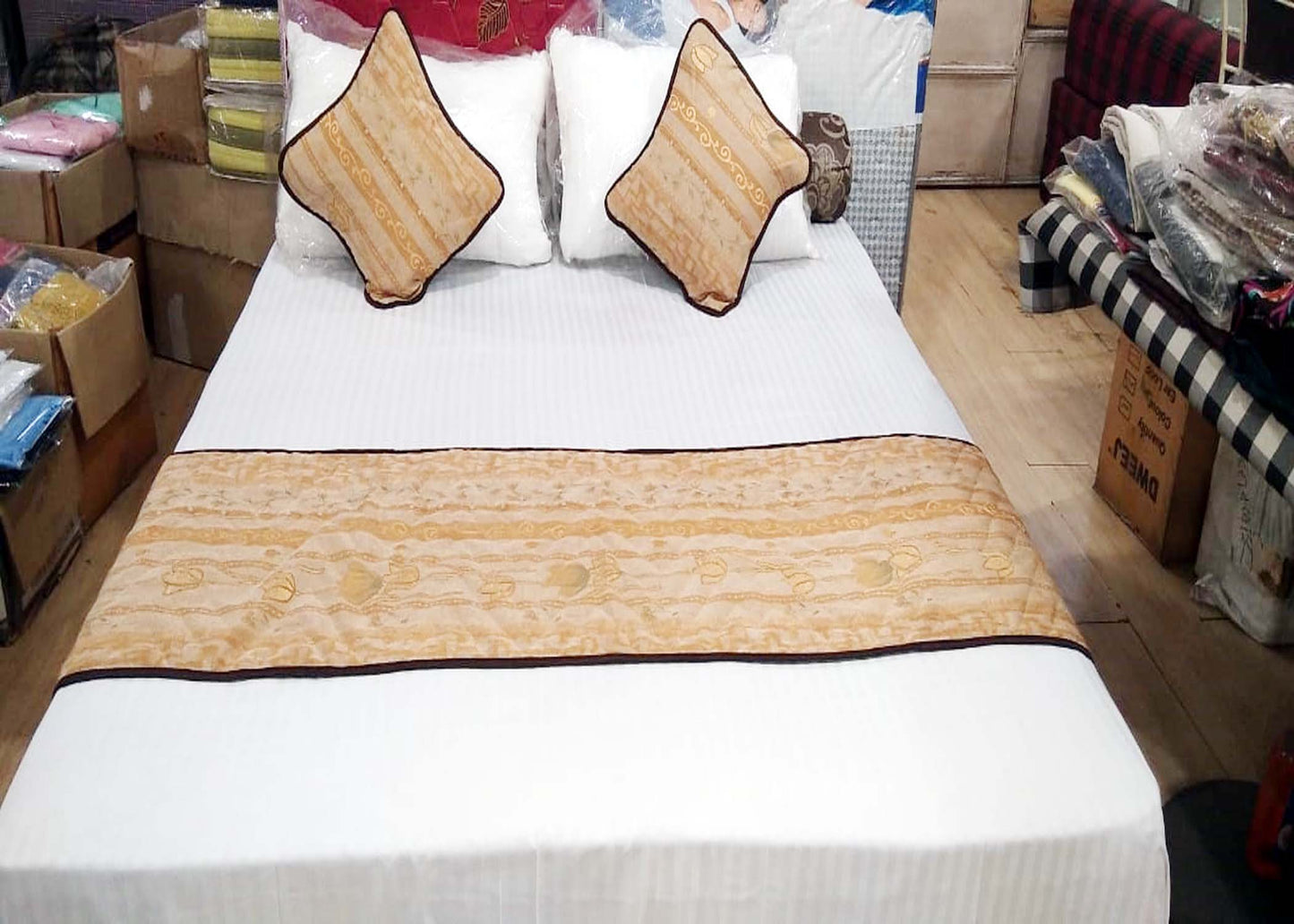 Bed Runner Double Bed Size Quilted Reversible with Luxury Cushion Covers